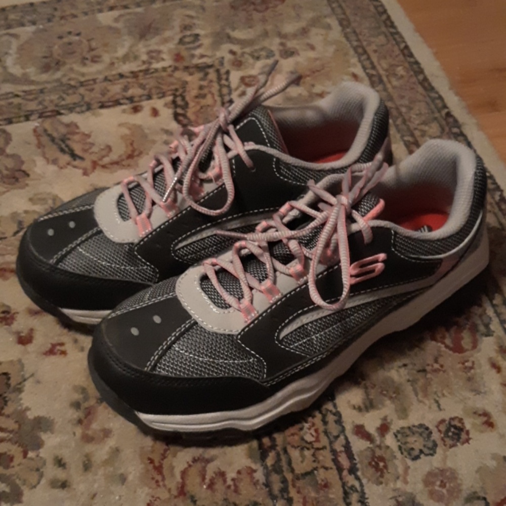 Skechers steel toe shoes
